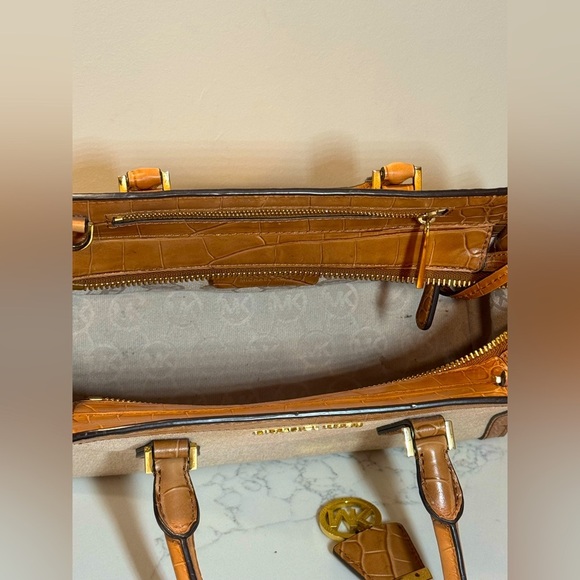 Michael Kors Harper Canvas Two Toned Satchel Shoulder Bag - Picture 9 of 16